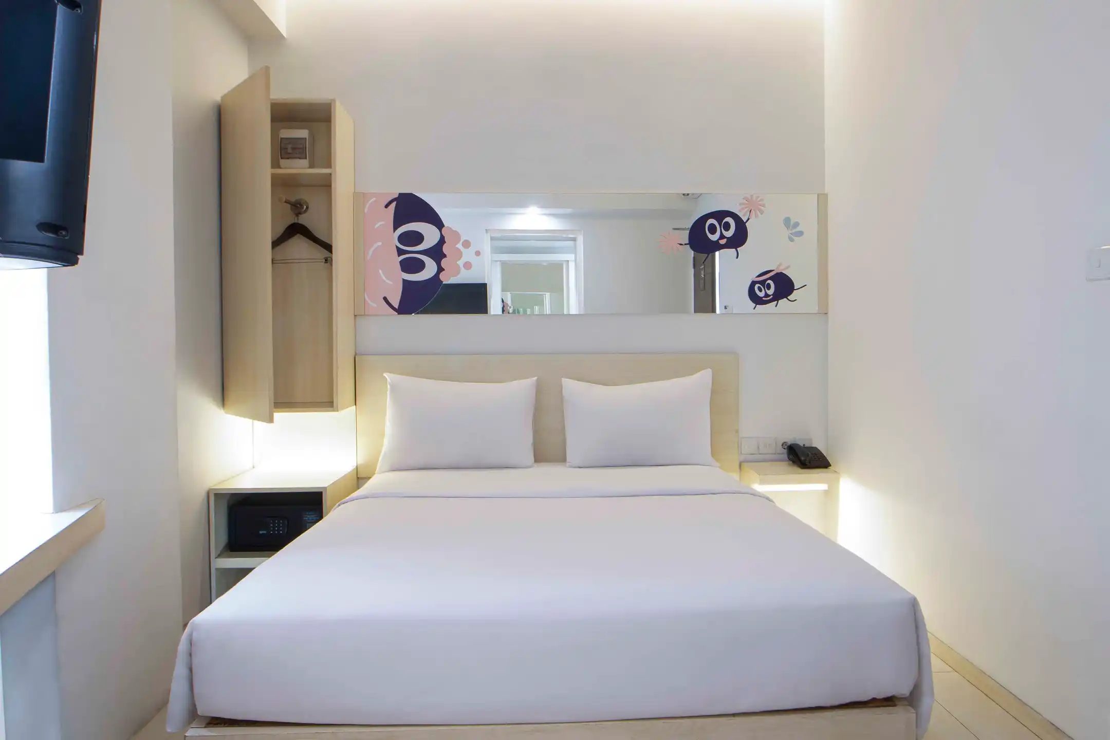 Cleo Room